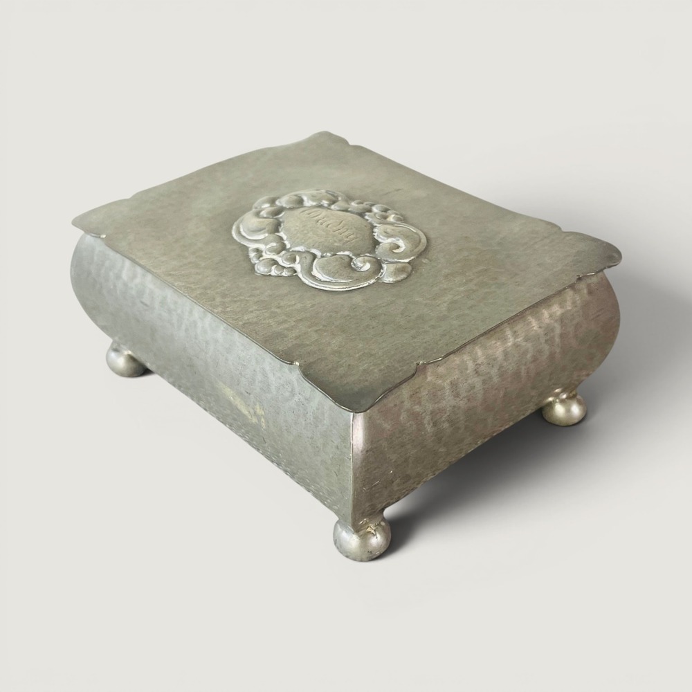 Vintage Hammered Pewter Footed Jewelry Box Trinket Casket Velvet Lined Flora
